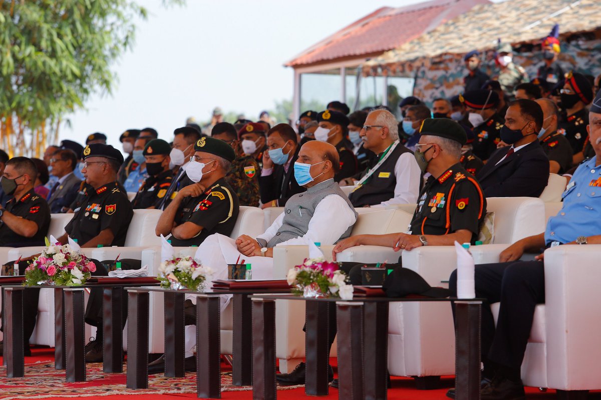 dprohyd's tweet photo. #PANEX-21
Raksha Mantri witnessed demonstration of the capabilities of the Indian Armed Forces to launch swift, coordinated and incremental relief efforts in case of occurrence of any natural calamity in a particular region. https://t.co/OO1rYHn5iV