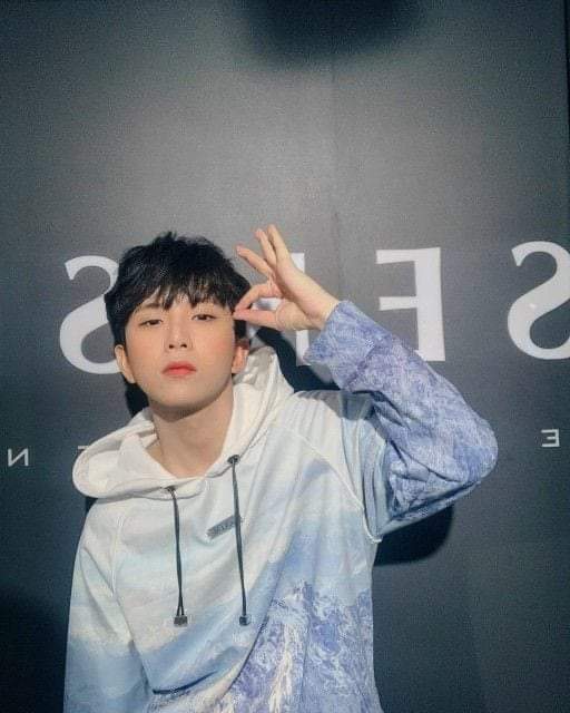 TrinhLeHaLinh's tweet photo. HPBD maknae của Uni5
Chúc cậu út sn vv, h. phúc, bình an, thành công trong những dự án sắp tới. Uni và Hunter luôn ủng hộ, dõi theo và đồng hành cùng a trên quãng đường tương lai phía trc ạ!😘🙆❤
#happymaruday #TùngMaru @TungMaru_Uni5 https://t.co/Ae2N2NzWxf