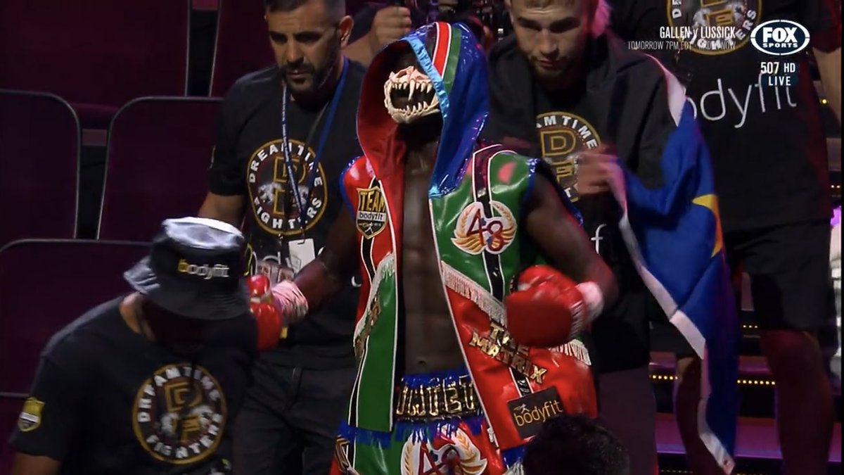 simon_smale's tweet photo. There’s been some really good fights on the undercard of the #MoloneySaludar #XmasBash event tonight.
Particularly Manuer Matet - he looks real fun. https://t.co/RhqdmylabM
