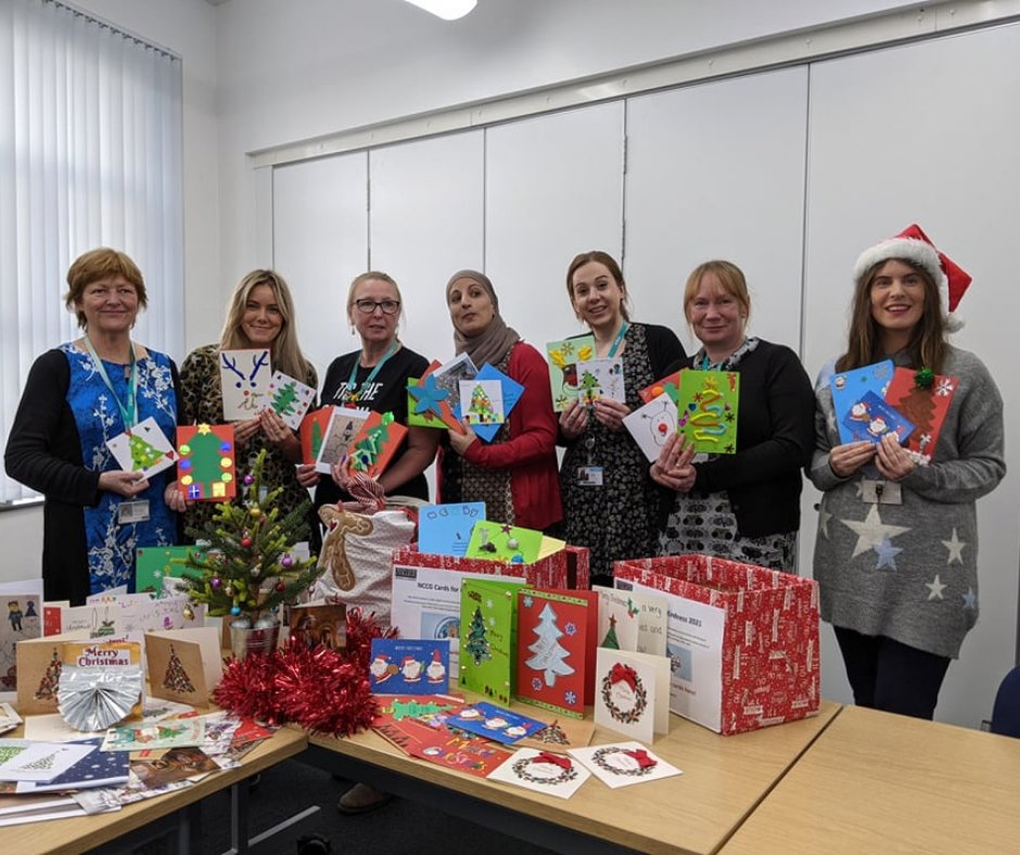 LancsLearning's tweet photo. Students and staff at @LancsLearning, @NelsonColneColl and @accrosscollege have been busy creating & writing festive greeting cards for the elderly. With the aim to help reduce loneliness & isolation among older people in care homes.
#beawinterfriend #cardsforkindness https://t.co/ll5ybPgW42