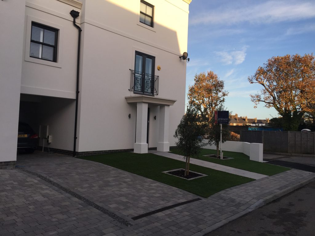 Providing #Futur Found for the construction of 30 luxury homes on the historic North Barracks site, the former home of the Royal Marines.

build-liteuk.co.uk/build-lite-get…

#construction #architecture