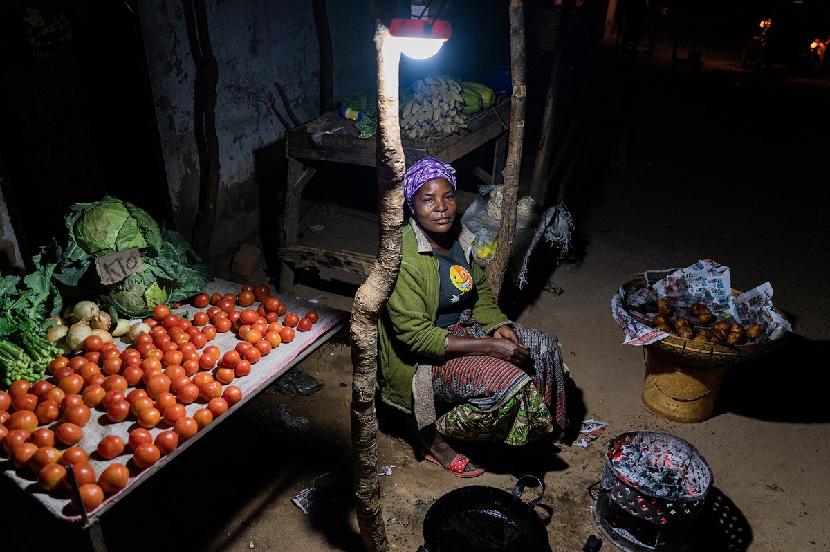 SolarAid's tweet image. Today,  as we mark the #WinterSolstice in the northern hemisphere, we are reminded of the power of light to make us feel safe, happy, and thriving.

That’s why we are committed to #EndTheDarkness ☀