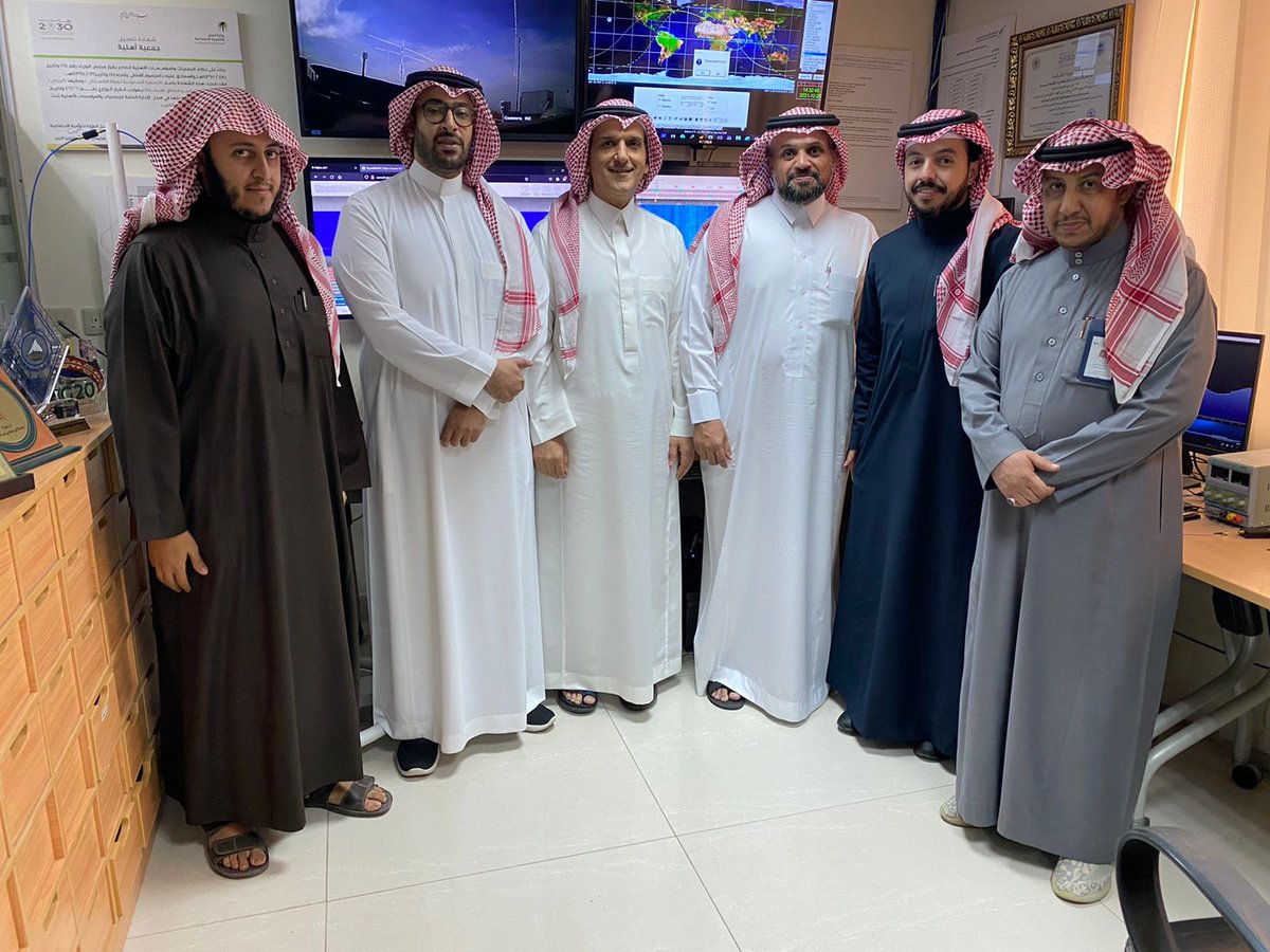 تم الانتهاء من اختبار #رخصة_هواة_اللاسلكي الذي تعقده @CITC_SA بمقر #الجمعية_السعودية_لهواة_اللاسلكي بمدينة الرياض وبإشراف لجنة التدريب بالجمعية .
كل الشكر والتقدير للاخوة في ادارة تخصيص وترخيص الترددات ونتمنى التوفيق للجميع .