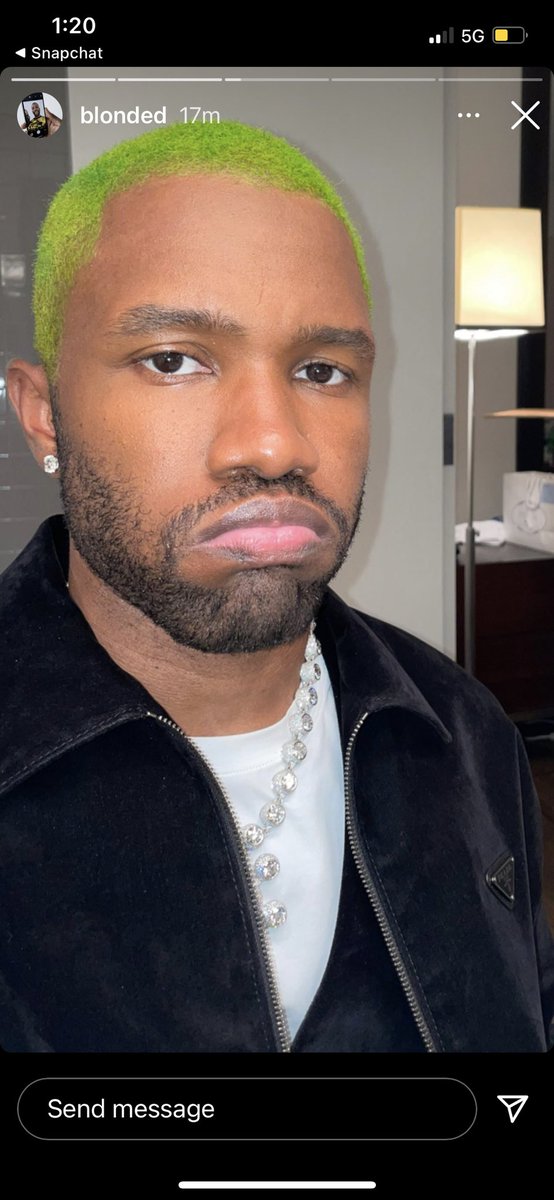 angelrazorblade's tweet photo. frank ocean is trending again https://t.co/q5ej2NTlef