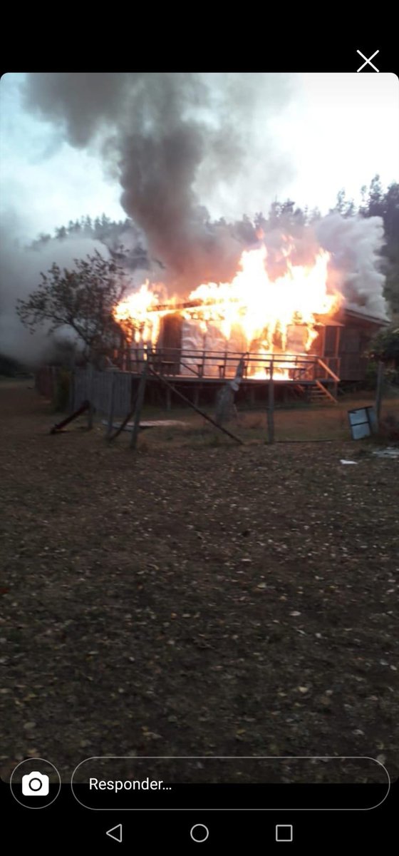mangellita's tweet photo. Esperaron el resultado de las elecciones para volver con sus atentados, malditos sean la APRA y todos quienes usan a los inocentes para sus fines 
Esta vez se metieron con mi papá 
@gabrielboric
@izkia 
Esto es en el lago Lanalhue, Contulmo, el día de hoy https://t.co/U1gK0w2gpO