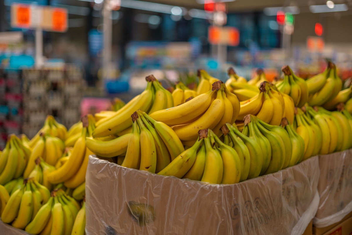 HelloFreshUg1's tweet photo. This may be because bananas contain tryptophan, a type of protein that the body converts into mood-lifting serotonin. Bananas also contain vitamin B6, which has been shown to even out your mood naturally and relieve symptoms of PMS
#hellofresh #organic #healthandlifestyle https://t.co/OF7lNdnRvJ