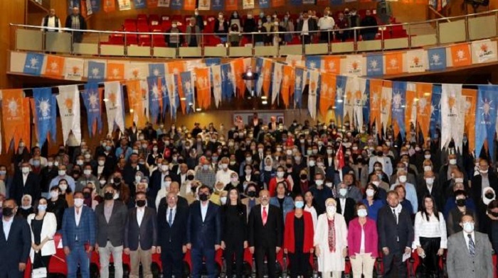 Geçtiğimiz Hafta Asgari Ücretin 380 Dolar'dan 270 Dolar'a Çıkmasını, Bu Hafta da Dolar'ın 7 TL'den 13.5 TL'ye Düşmesini Kutlayan AK Parti, Matematiğe Karşı Verdiği Kurtuluş Savaşında Destan Yazmaya Devam Ediyor... zaytung.com/haberdetay.asp…