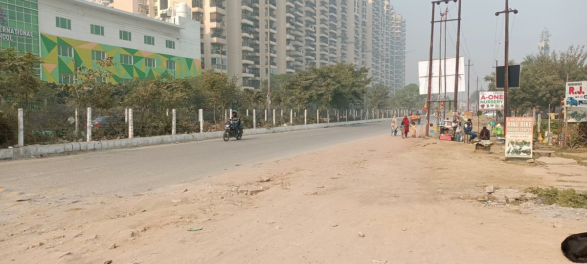 dr_priyanka31's tweet photo. @dmgbnagar Sir, kindly see these pictures. There was a ramp outside #TheManthanSchool, Gr No, West, which was demolished by the authorities stating that they will make a cycle stand. It's been more than 4-5 months, 1/2 @OfficialGNIDA @CeoNoida https://t.co/oZhZDTAG93