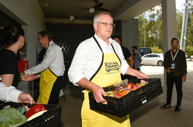 There's a certain arrogance about a man of great privilege, who as PM accumulates a $trillion debt yet poverty/homelessness increases, then in an election campaign poses for a photo op handing out food for the poor to try to win the votes of the poor & homeless🤬 FMD 🐝 #auspol