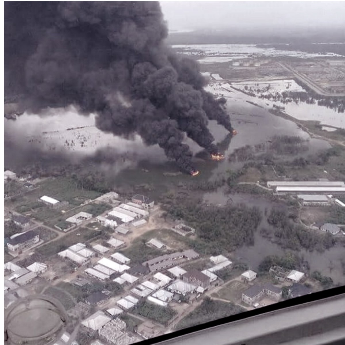 Port Harcourt used to be Green and Windy.

Now it is all Black and Dusty.

#StopSootInPortHarcourt
<a href="/sharon_ikeazor/">Sharon Ikeazor</a> <a href="/OlumideIDOWU/">Mr. Climate</a> <a href="/adebotes/">'ṣèyífúnmi Adébọ̀tẹ̀</a> <a href="/adesuwagreen/">Adesuwa Obasuyi</a> <a href="/aliyusadiq_gky/">ALIYU SADIQ </a> <a href="/dheenylkhair/">Ibrahim Muhammad S. (Climate Alaramma) 🇳🇬 🌍</a> <a href="/Dominica_una/">Dominica Una</a> <a href="/kingadindu/">Kingsley Adindu</a>  <a href="/Pigdgreen/">Prime Initiative for Green Development (PIGD)</a> <a href="/UKinNigeria/">UK in Nigeria🇬🇧🇳🇬</a> <a href="/USinNigeria/">U.S. Mission Nigeria</a> <a href="/environewsng/">EnviroNews</a> <a href="/ThankGodDonald/">ThankGod Okorisha</a>