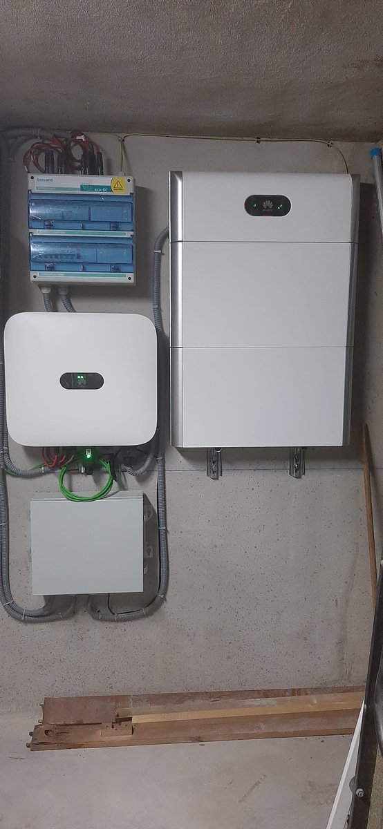 Otra instalación #fotovoltaica esta con acumulación, lo siguiente cambiar, gas por #aerotermia <a href="/agremia/">AGREMIA</a> <a href="/Polytherm/">Polytherm</a>