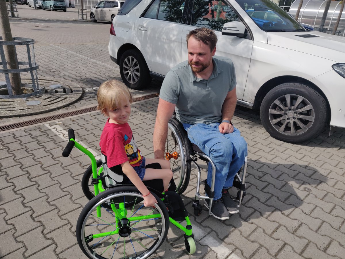Ultina_cz's tweet photo. MEANING
For Zdeněk Rejzek, a great boy who is working hard and daily fights with the SMA, we have build this green formula I390.💚

#Ultina #backtoactive #green #kids #wheelchair #sma https://t.co/QJ8bBlYTQw