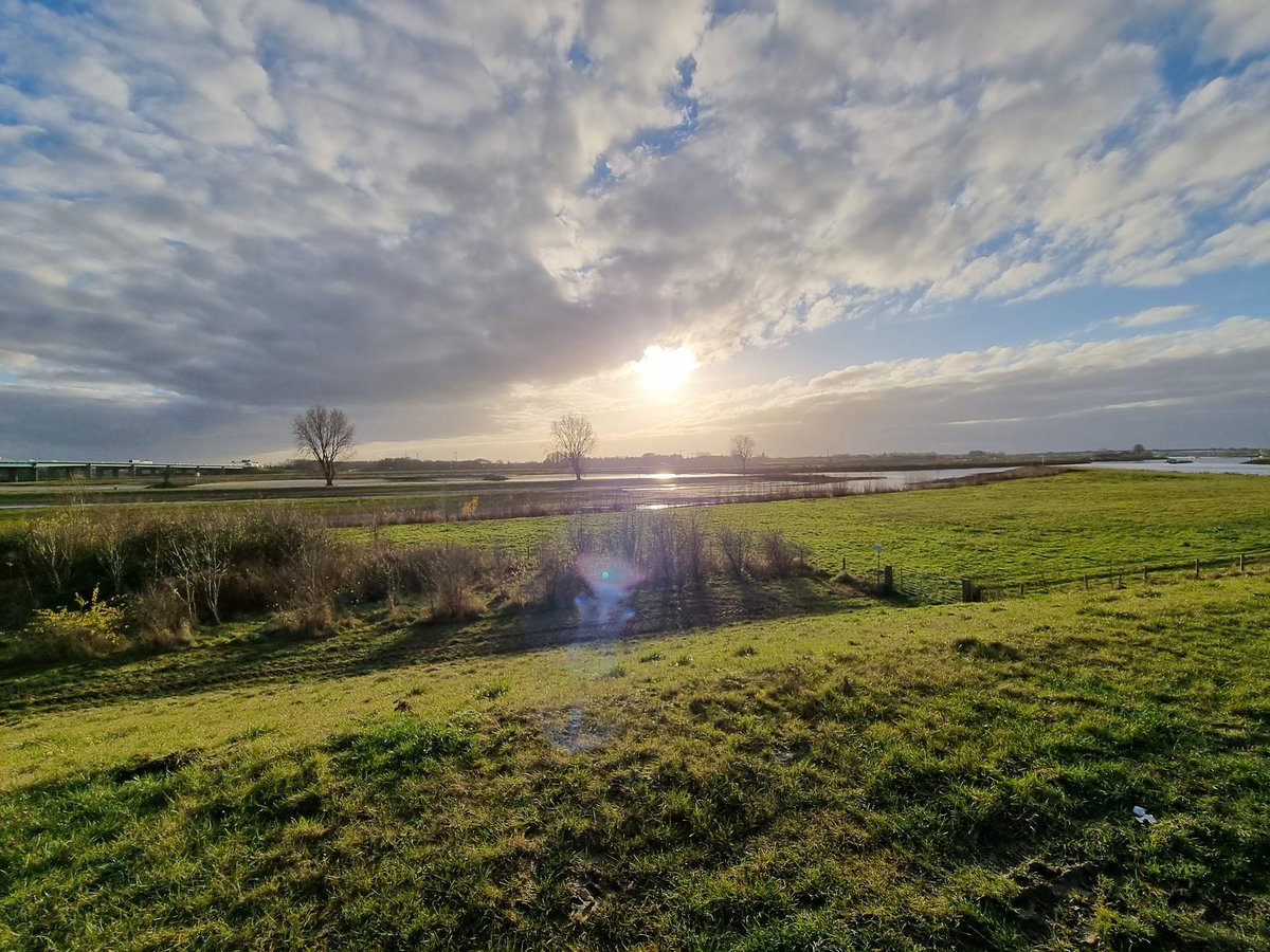 MucoH's tweet photo. Dutch weather can be nice! #Dutch #weather #nederlandsweer https://t.co/FdnH57IR1y