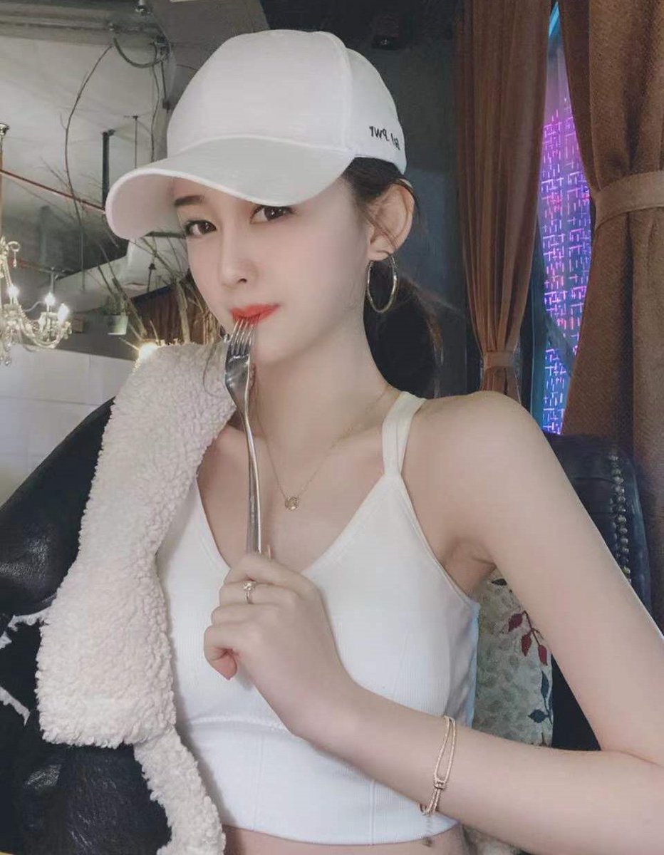wwperi's tweet photo. 三亚99年清纯甜美女神

💓99/167/96斤/c🐻 
💓丰臀细腰 雪白肌肤
💓清纯唯美 长腿笔直
💓天然无整 欲罢不能

💓约会流程请看置顶 https://t.co/JzKcyyh1My