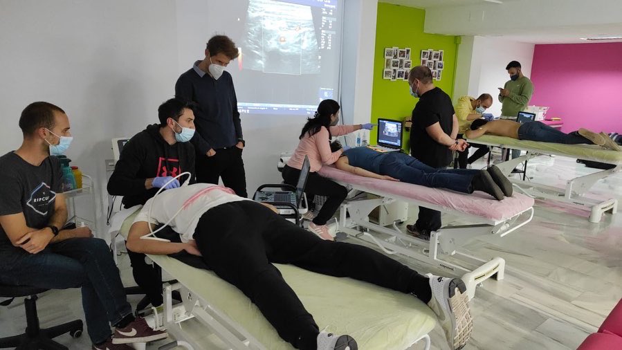MVClinic's tweet photo. ¡Y PONEMOS FIN A LA FORMACIÓN EN 2021!
🚀 Lo hacemos por todo la grande 🚀
➡️ finalizando una nueva edición DE LA FORMACIÓN MÁS COMPLETA Y AVANZADA EN NEUROMODULACIÓN PERCUTÁNEA ECOGUIADA #valencia @INSTEMA @FisioOceano @MinayaFran #nmpe @NeuroMPercut https://t.co/EGWSAnGycX