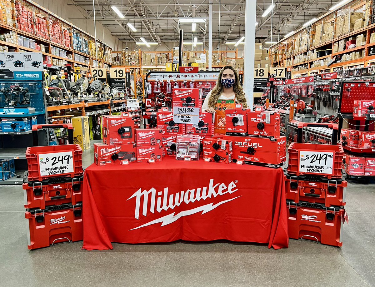 Awesome job to Andrea in D25 for driving sales this past weekend by setting up a sales table showcasing her Q4 Adopt-A-Sku Milwaukee combo kit featured in Gift Center! #1 sku in D25 MTD! #OneTeam #pacsouth