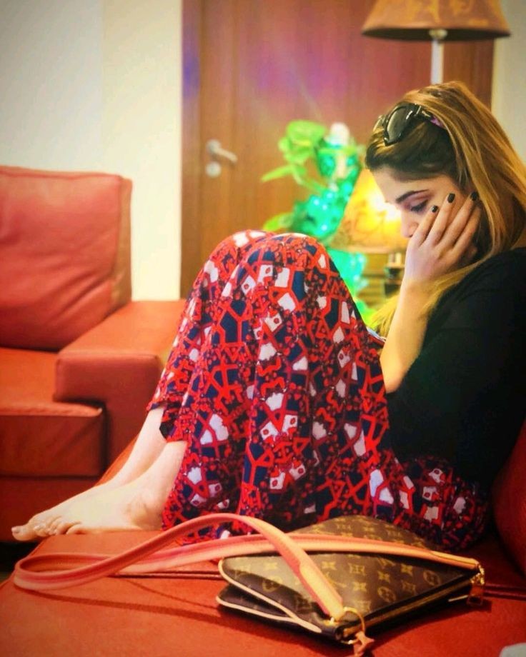 Piyari_Kanwal1's tweet photo. دل جلانے کے سوا جس کا ہنر کچھ بھی نہیں...
ہائے مرشد
میں نے اس شخص کو دلدار بنا رکھا ہے... https://t.co/h76RSQFwCA