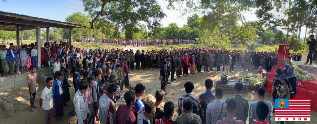 LuckyClover1991's tweet photo. The funeral of Ko Myo Win Aung (30) &amp; Ko Yan Naing Tun (33),PDF comrades who were killed during the clash with SAC in ThaNatKone village, Myaung Tsp while fighting for democracy. Rest in power heroes. #NoFlyZoneInMyanmar #Dec21Coup #WhatsHappeningInMyanmar https://t.co/IzFSNMfg07