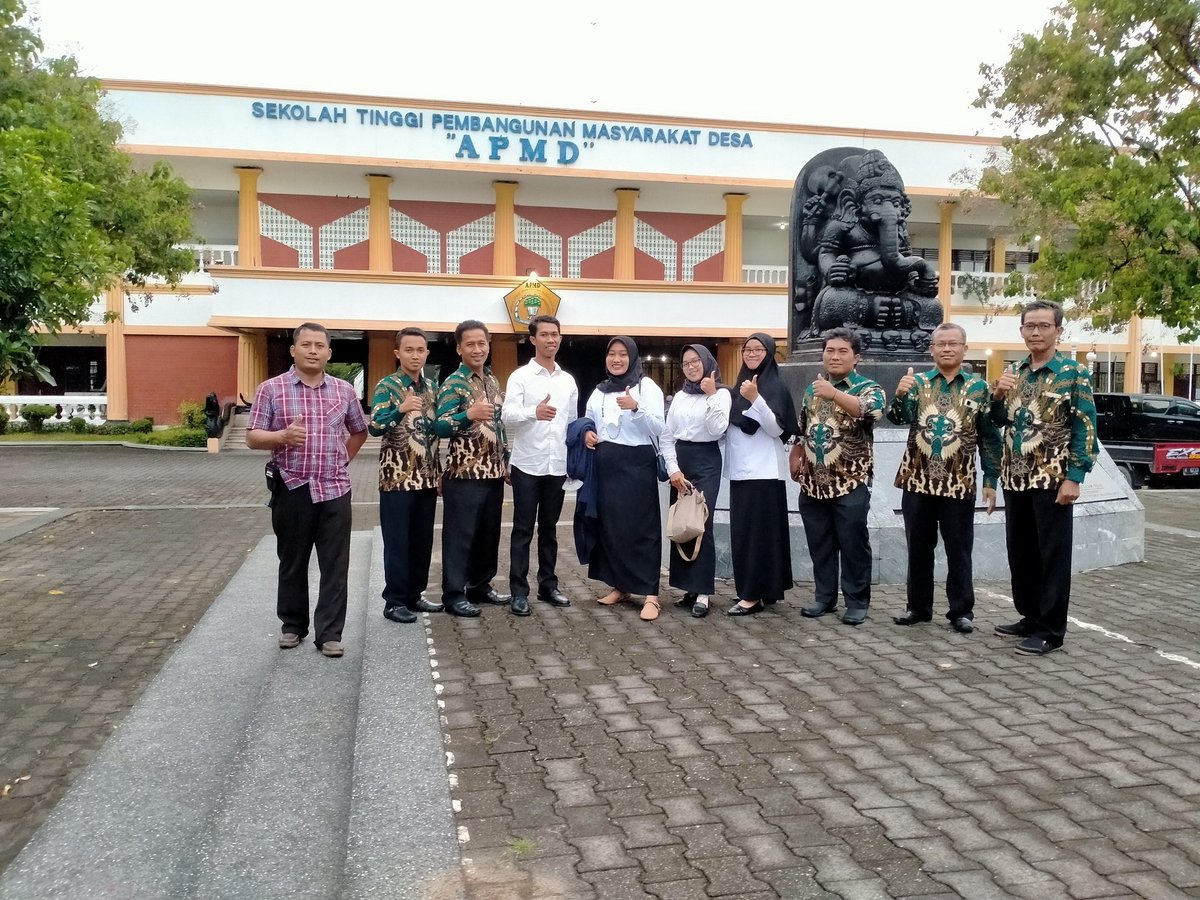 asror_16's tweet photo. Sesudah technical meeting ujian seleksi perangkat desa https://t.co/tKhi7RKzVH