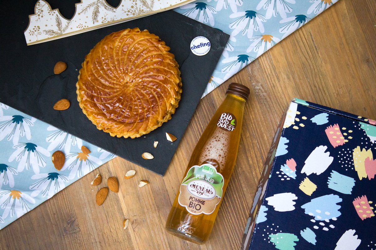 ChefingFR's tweet image. 👑 #ÉPIPHANIE 👑
En 2022, au bureau ou en #télétravail, dégustez une galette !

👑 Partagez-la avec vos équipes dans vos locaux
👩🏻‍💻 Faites-la livrer au domicile de vos #collaborateurs à distance
🍺 Proposez-leur une #dégustation de cidre

+ d'info 👉🏼 bit.ly/3mkD0Nl