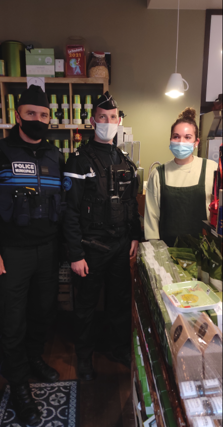 #RépondrePrésent sécurisation des fêtes de fin d'année à <a href="/22370Pleneuf/">Pléneuf-Val-André</a> patrouille coordonnée 👮police municipale <a href="/Gendarmerie_022/">Gendarmerie des Côtes d'Armor</a> #NotreEngagementVotreSécurité 😉