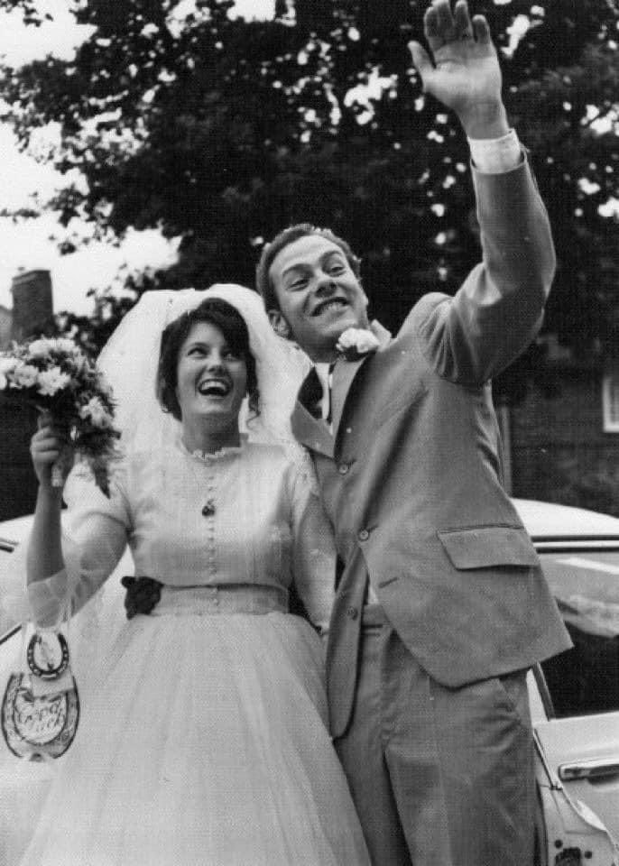 Sarah Tudor tweet media