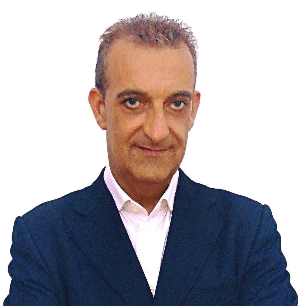 Nuestro compañero Juan Antonio Barrios nos ha dejado tras una larga enfermedad a los 63 años. Una gran pérdida para Almería y para el periodismo. Recordamos su energía en cada evento 
 con su cámara en mano, sin perder detalle.
Todo nuestro cariño para sus familiares. D.E.P