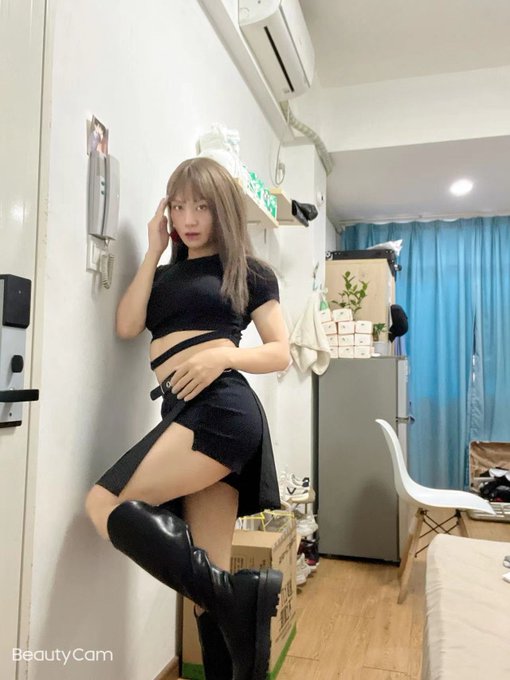 深圳伪娘 TS Crossdresser’s pics and videos