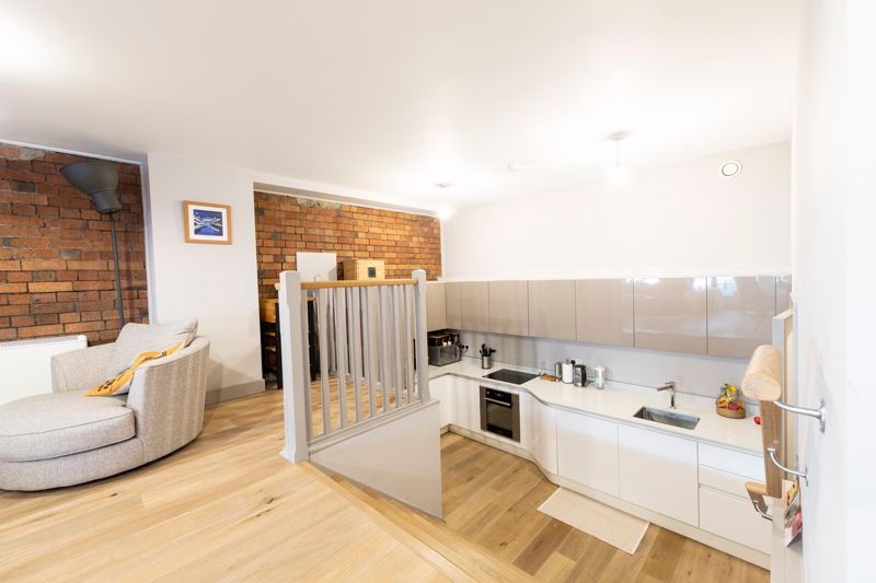 Alexander May tweet media