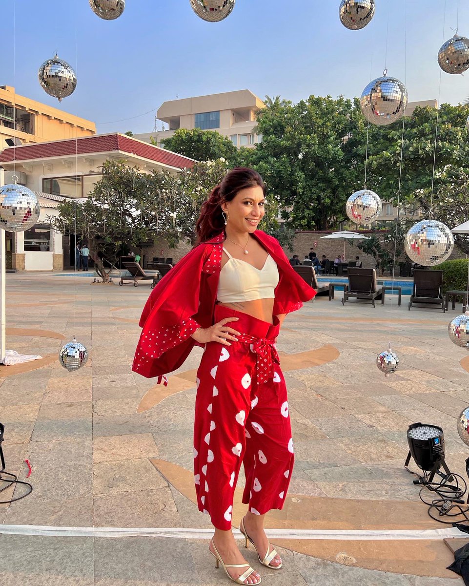 maliniagarwal's tweet photo. Iβm in a disco daydream! ππ»π₯
Outfit - #Thepotplantclothing
Earrings - @pipabella
Necklace - #Azotiique
Shoes - @ALDO_Shoes
HMU - #DeeptiMota
Styled by - @rishikadevnani
Assisted by - @Romamaityy
#Disco #missmaliniootd #red #DayDream https://t.co/WNMpXy6Nxq