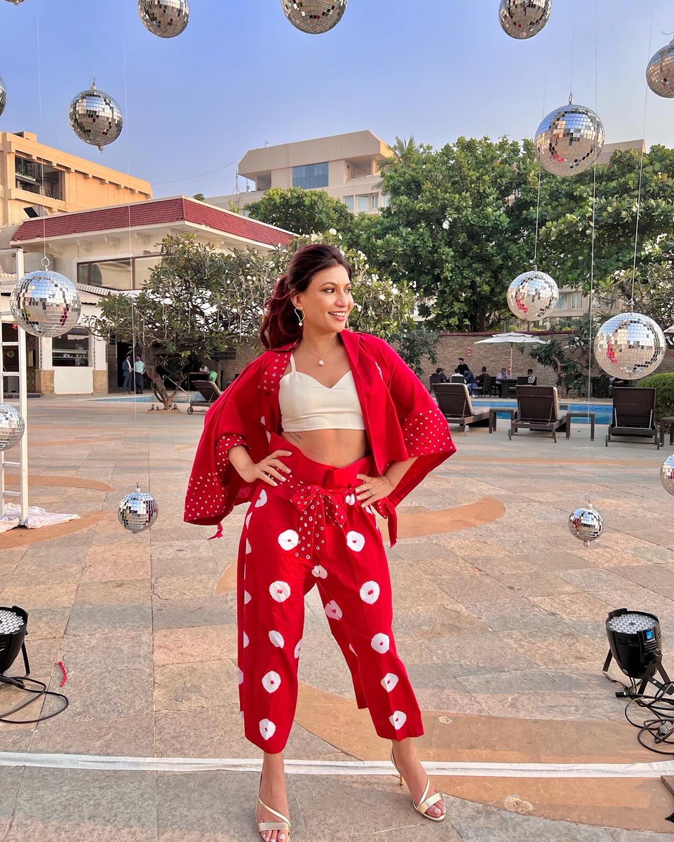 maliniagarwal's tweet photo. Iβm in a disco daydream! ππ»π₯
Outfit - #Thepotplantclothing
Earrings - @pipabella
Necklace - #Azotiique
Shoes - @ALDO_Shoes
HMU - #DeeptiMota
Styled by - @rishikadevnani
Assisted by - @Romamaityy
#Disco #missmaliniootd #red #DayDream https://t.co/WNMpXy6Nxq