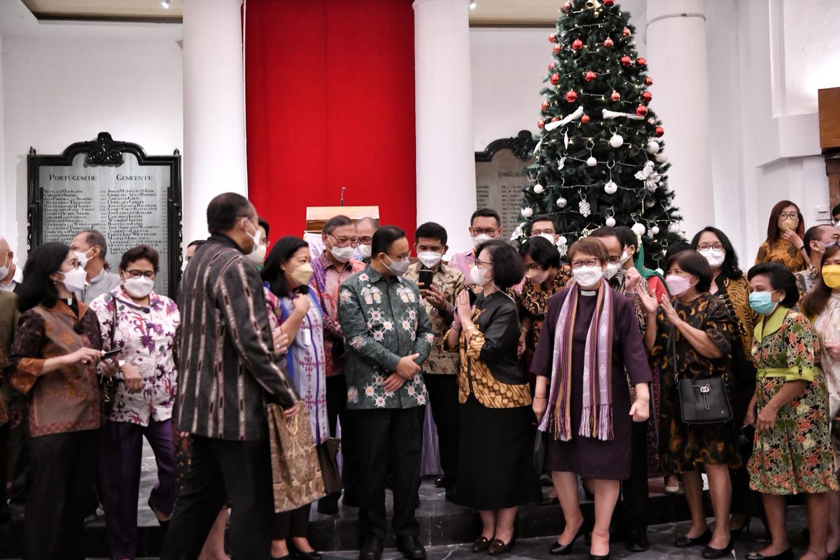 aniesbaswedan's tweet photo. Gereja bersejarah itu kini berdiri lebih megah.

Selamat kepada semua pihak yg bekerja bersama secara luar biasa, sehingga kita bisa menuntaskan Revitalisasi Gereja Immanuel, siap menyambut kembali para jemaat yang akan merayakan Natal akhir pekan ini.

https://t.co/BcqRmSyGQW https://t.co/VELYTURk5R