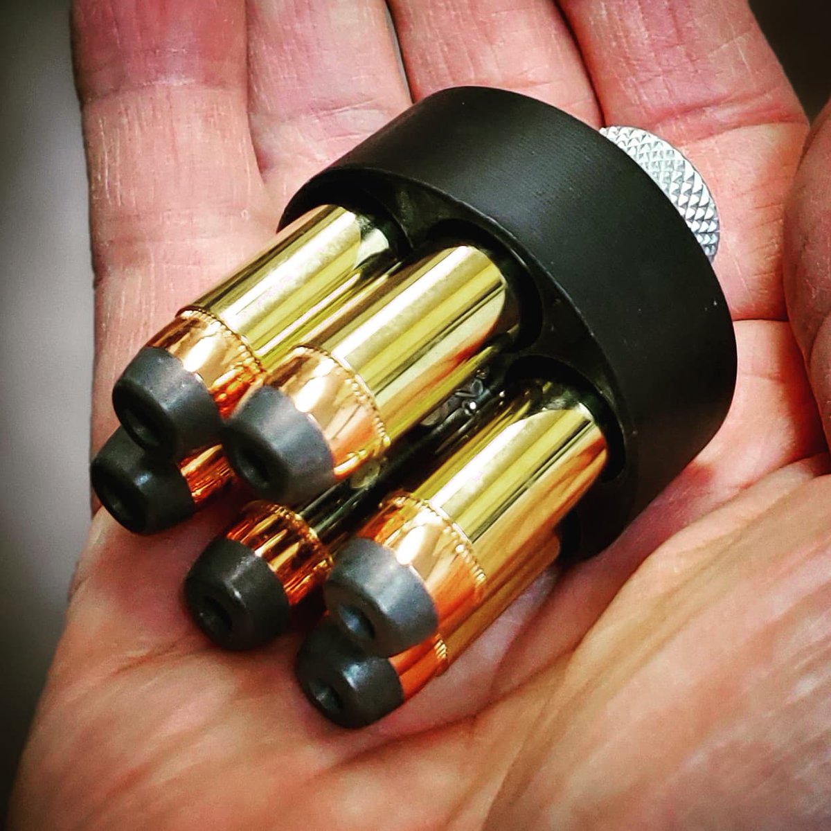 WashingtonGen2's tweet photo. #C_Tec さんのダミーカートリッジ.44マグナム😊
そのリアルさと重厚感がタマリません✨
モデルガンへの装填にはブレット部を外さないとシリンダーを閉じれませんが…😂
#hksspeedloader
#モデルガン #エアガン #ガスガン #サバゲー https://t.co/vycvgSJvi5