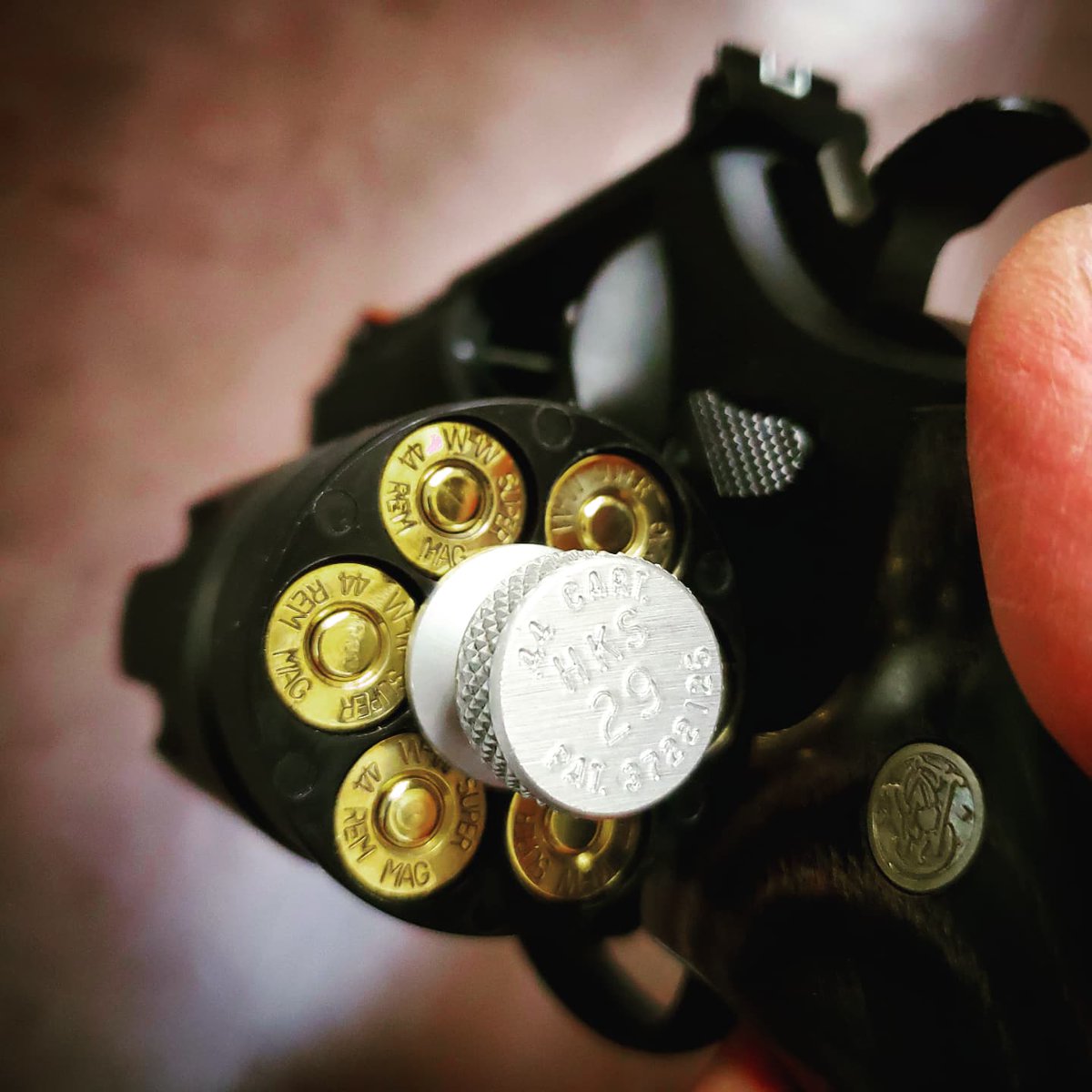WashingtonGen2's tweet photo. #C_Tec さんのダミーカートリッジ.44マグナム😊
そのリアルさと重厚感がタマリません✨
モデルガンへの装填にはブレット部を外さないとシリンダーを閉じれませんが…😂
#hksspeedloader
#モデルガン #エアガン #ガスガン #サバゲー https://t.co/vycvgSJvi5