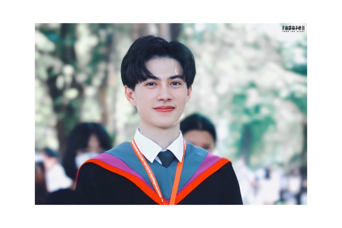 FoodForalert's tweet photo. ทางบ้าน #ขันโตกของเบ้นซ์อเลิ๊ต ขอแสดงความยินดีกับความสำเร็จอีกขั้นของ #BENZALERT ด้วยนะคะ ต่อไปสู้ๆกับการเรียนต่อ ป.โท นะคะ 🤍👨🏻‍🎓
#แบตเตอรี่ของอเลิ๊ต https://t.co/7wVDDKUl3t