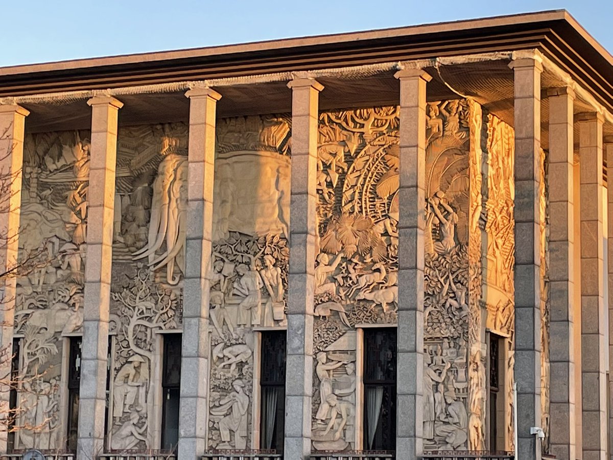 histgeoblog's tweet photo. Il est déjà l’or #Solstice #mnhi https://t.co/PZfYtlajDl