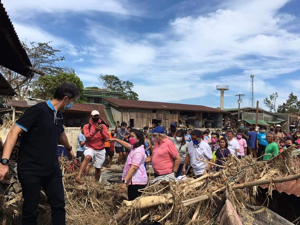 rapplerdotcom's tweet photo. Vice President Leni Robredo visits Bais City, one of the most severely-hit towns by Typhoon #OdettePH in Negros Oriental, earlier today, December 21.

📷 Vice Governor Edward Mark Macias | via @RCDagle 

#OdettePH UPDATES: https://t.co/RsH9yOghN0 https://t.co/jUo9MDRHBJ