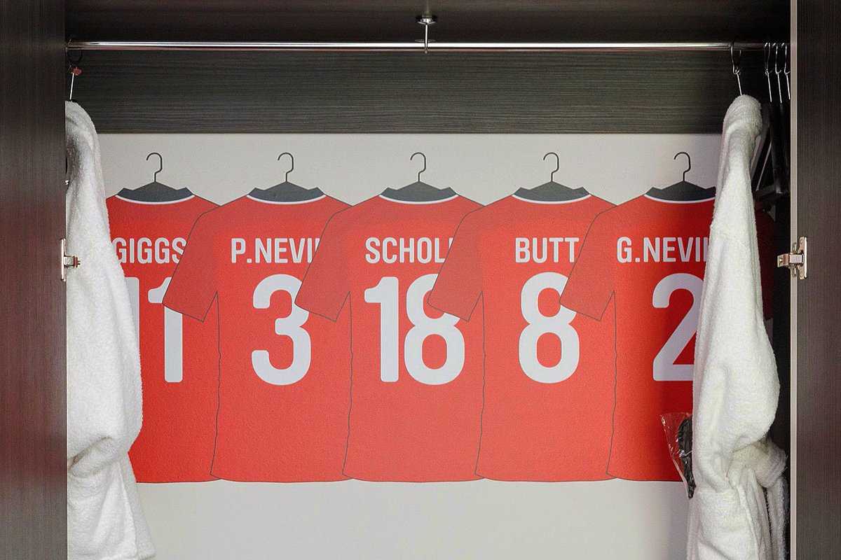 hotelfootballuk's tweet image. Day 21 of 24. We like to make all of our guests feel special, so today’s prize is exactly that… Win a personalised video message from your favourite member of our Class of 92 owners! ❤️ All you have to do is follow @hotelfootballuk, like &amp;amp; retweet! #HFChristmasCountdown 🎅🏻