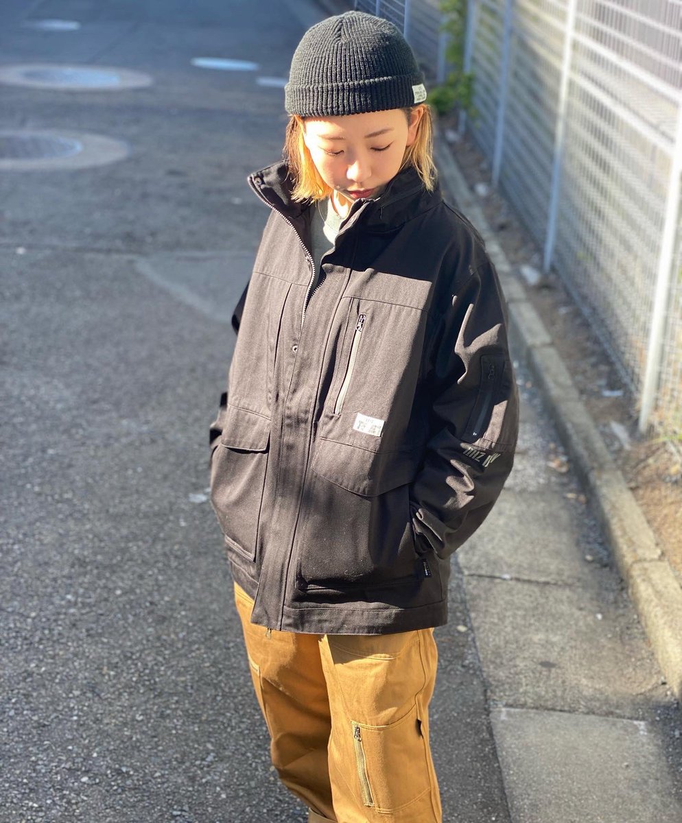 Lafayette_FJSW's tweet photo. 【STYLE SAMPLE】

LFYTのMILITARYラインで合わせた機能性とかっこよさを兼ね備えたコーディネート。

CORDURA生地を利用した丈夫な素材と、洗練されながらもしっかりとした無骨さが魅力的。

詳細は @lafayette_jp にて。

154cm
JACKET size M
OVERALL size M https://t.co/bkpqb6XKLv