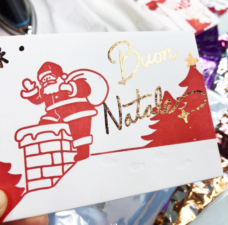 db_print's tweet image. 반짝반짝 호일 작업! 크리스마스 카드 위에 호일을 올려 핸드메이드 금박 프린트 😊