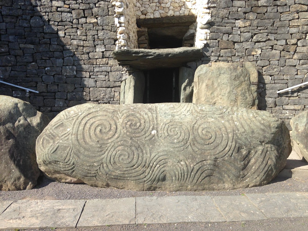 NaomiOhReally's tweet photo. Ireland invites you to attend an event planned 5,000 years ago.
Today is the winter solstice, the shortest day and turning point of the seasons.
Ancient builders designed the Newgrange monument to light up with the rays of the sun today.
Livestream here: https://t.co/SMOrV6Kx1B https://t.co/77bjwyWaec