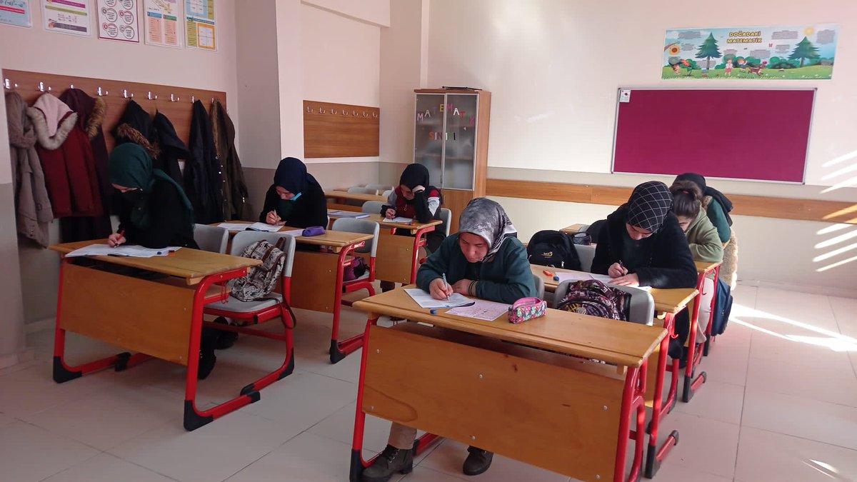 Erbap faaliyetleri kapsamında 11. Ve 12. Sınıf öğrencilerimiz ile deneme sınavlarımıza devam ediyoruz...