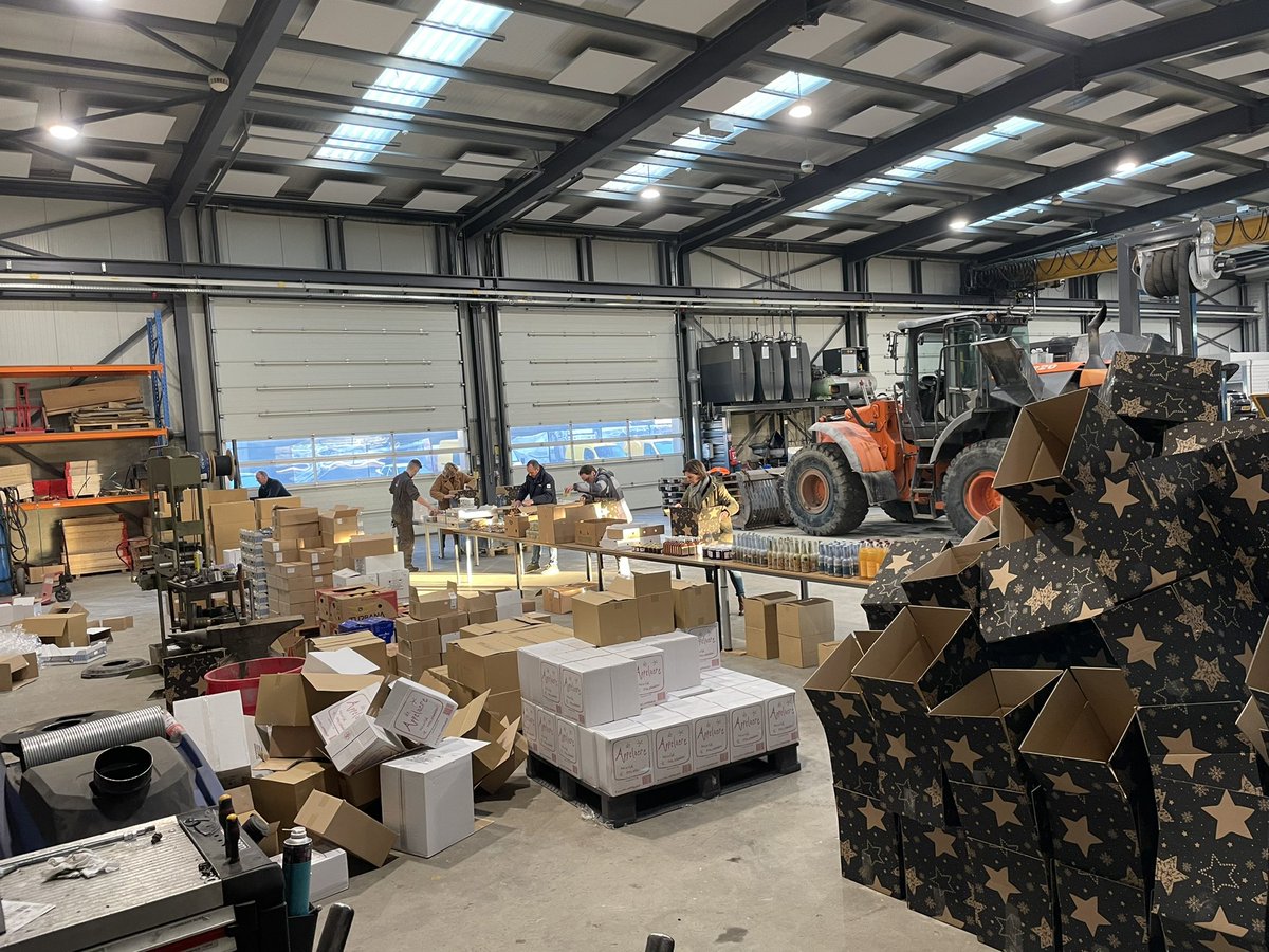 #supportyourlocals kerstpakketten inpakken <a href="/h4a/">Neil</a>