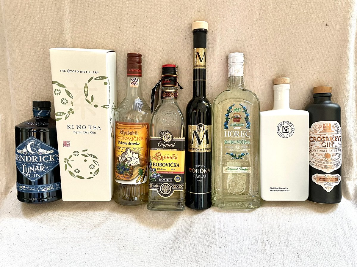 neuromancerhu's tweet photo. aki régóta ismer, tudja, hogy szeretem a borókát úgy általában is, a jó italokat szintén, és hát a kettő ötvözése is bejön. mutatom az aktuális választékot, ami itthon van #gin #borovicka https://t.co/vZsDE3wCj2