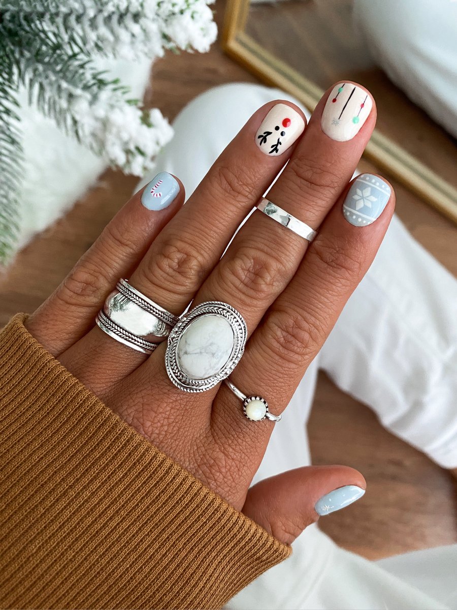 sansarushop's tweet photo. Inspiración de combis de anillos + manicuras para estas Navidades ✨💅🏼💍

https://t.co/0s5WRKr1QP https://t.co/whSrixY92G