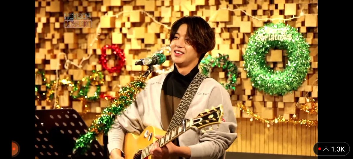 Alejand40217322's tweet photo. Thanks for this Live on, @khj_heneciatwt #Geminiband and #Junggil
Please take care yourself, enjoy this holiday with your family and friends
Better time is coming.
See you soon 👽💚👽💚👽💚
#KimHyunJoong
#Geminiband
#Junggil
#Henecia https://t.co/zNFFN9uzDK