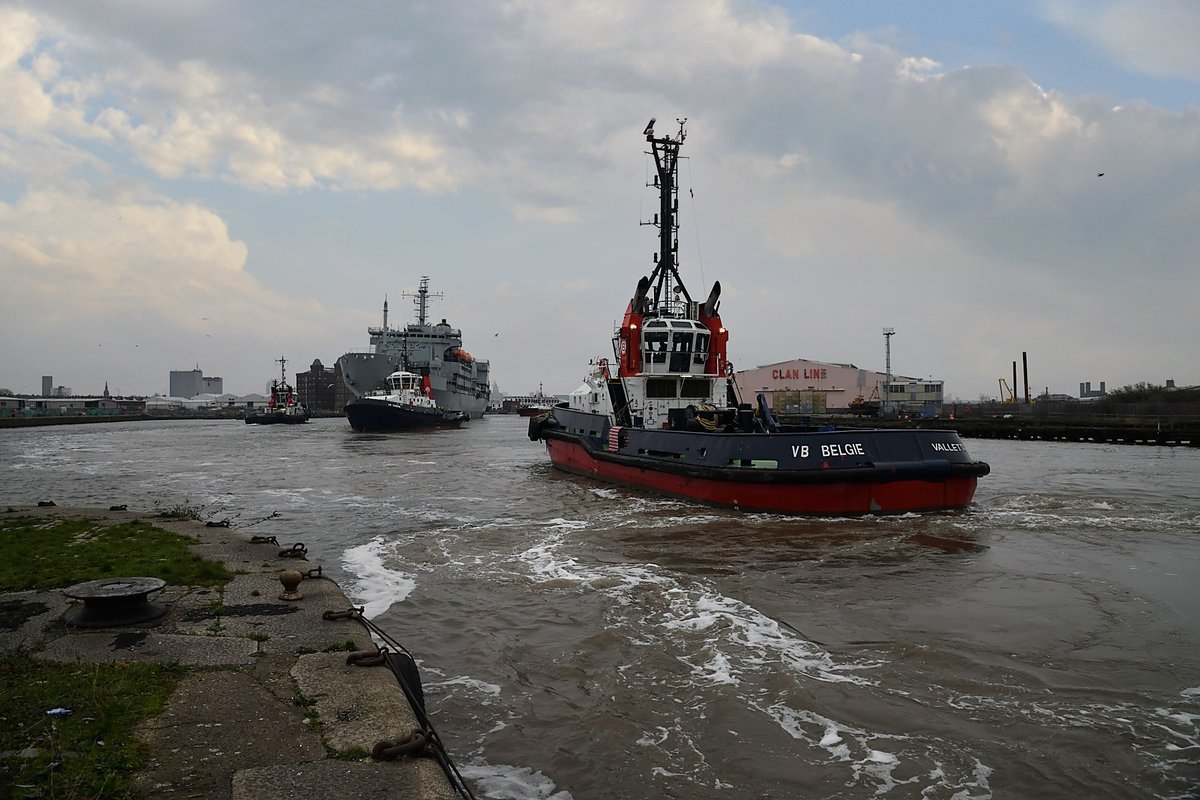 Glenton Media & Events (@glentonmedia) on Twitter photo RFA Fort Austin being moved through Birkenhead Docks <a href="/LiverpoolPilots/">Liverpool Pilots</a> <a href="/CammellLaird/">Cammell Laird</a> for her refit at Cammell Lairds before sailing to Egypt <a href="/BoludaTowage/">Boluda Towage</a>
<a href="/TugboatsUK/">Tugs UK (TugboatsUK)</a> #rfa RFA Fort Austin being moved through Birkenhead Docks <a href="/LiverpoolPilots/">Liverpool Pilots</a> <a href="/CammellLaird/">Cammell Laird</a> for her refit at Cammell Lairds before sailing to Egypt <a href="/BoludaTowage/">Boluda Towage</a>
<a href="/TugboatsUK/">Tugs UK (TugboatsUK)</a> #rfa