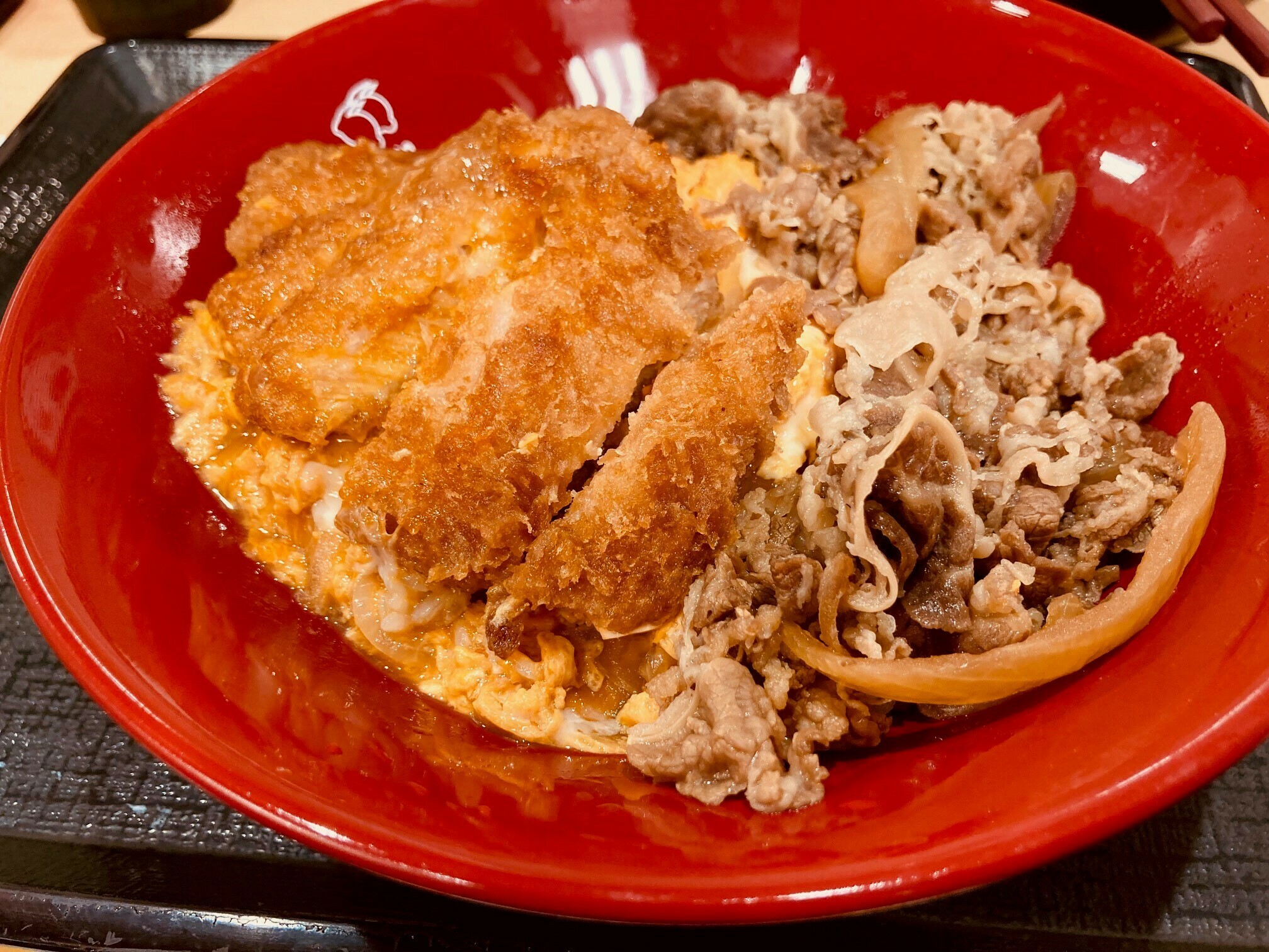 なか卯 公式 合い盛いただきましたよ 迷いに迷って 牛 カツ丼 にしました なか卯 優柔不断で合い盛になっても結局悩む 2つの味が楽しめて嬉しいです T Co zqz8ykc9 Twitter