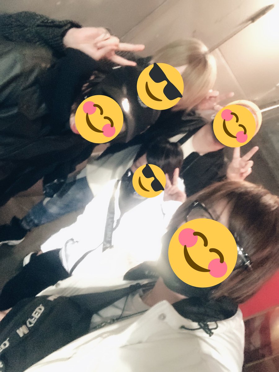 baxxxsyou's tweet photo. RONOVELLのみんな毎年誕生日祝ってくれてありがとう！
見た目はあれだけど中身は本当に優しい良い人達なんだよ！
応援してくれる人、関係者の皆さん、友達！沢山の人に愛されて幸せな人生です
みんなありがとーー https://t.co/knWdhNOfaZ