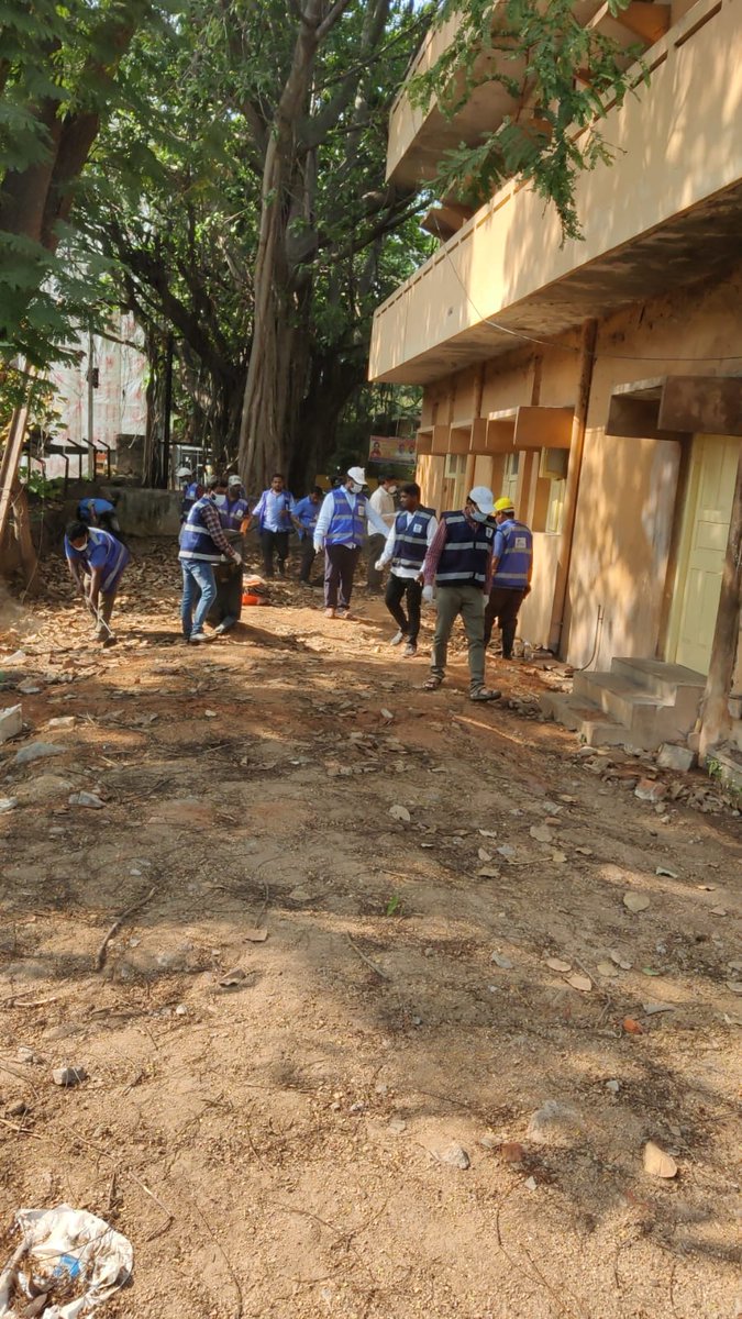 రిజర్వాయర్ల  పరిశీలన _పరిశుభ్రత  కార్యక్రమం లో భాగంగా Erragadda  రిజర్వాయర్ ప్రాంగణంలో  శ్రమదానం మరియు హెచ్చరిక బోర్డ్ ల ఏర్పాటు చేయడం జరిగింది.కార్యక్రమంలో మేనేజర్ , డీజీఎం-SD.II  , జీయం-VI మరియు సిబ్బంది పాల్గొన్నారు.<a href="/HMWSSBOnline/">HMWSSB</a> <a href="/hmwssbgmom6/">S. Harishankar - GM O&M Dn. 6, HMWSSB.</a>